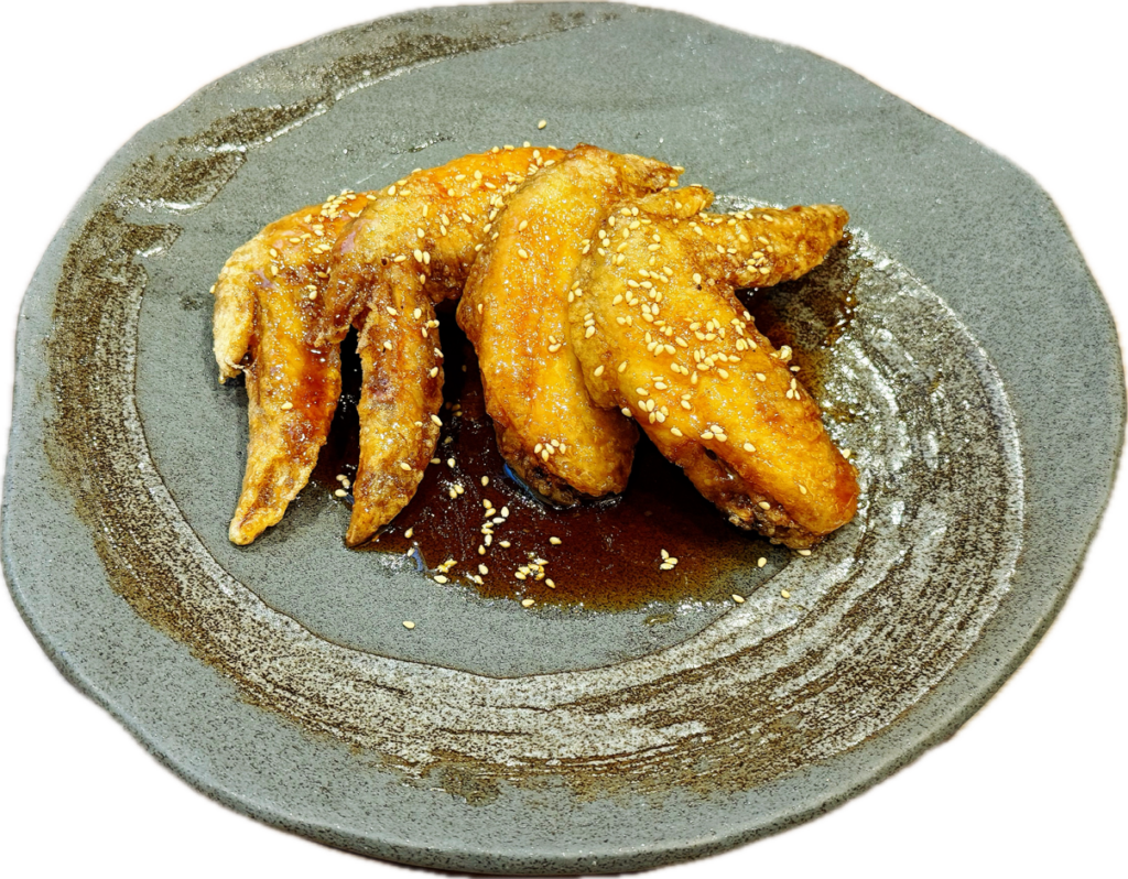 まる旬名物の手羽先