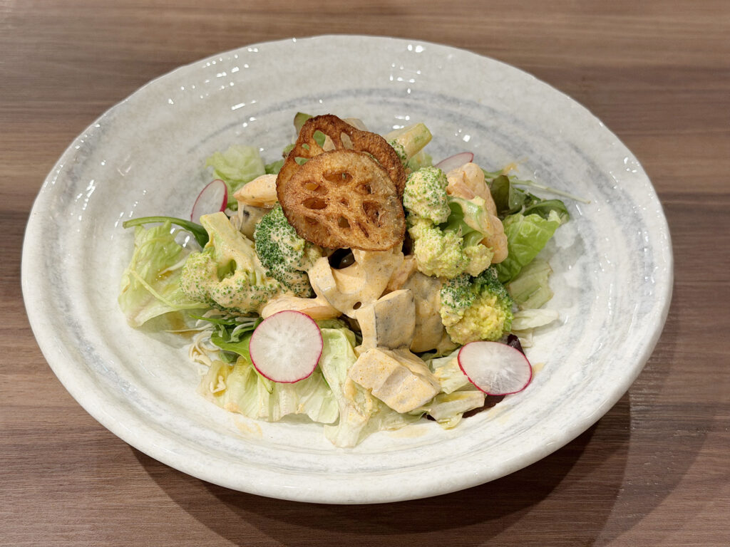 まる旬特製 海老と彩り野菜のサラダ